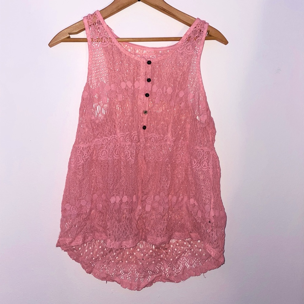 Baby pink, lace vest